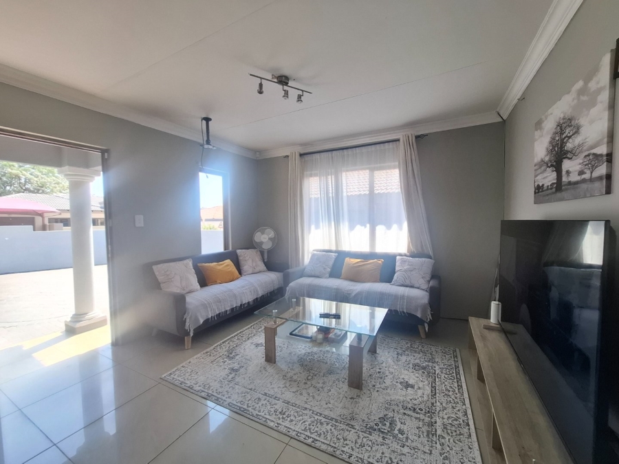 To Let 3 Bedroom Property for Rent in Amandasig Gauteng