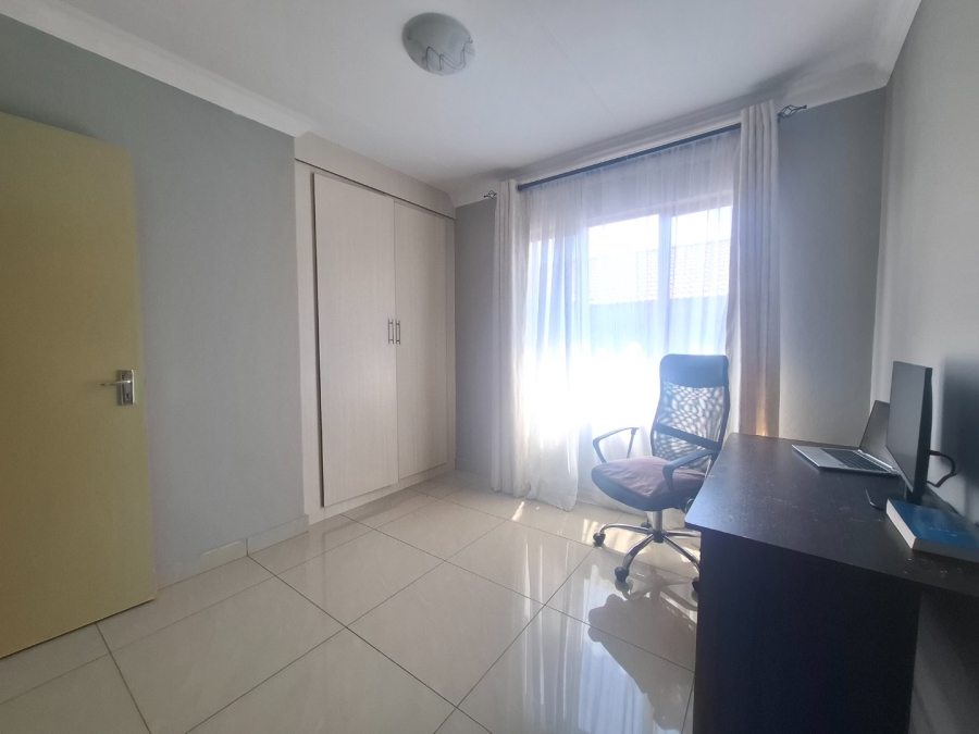 To Let 3 Bedroom Property for Rent in Amandasig Gauteng