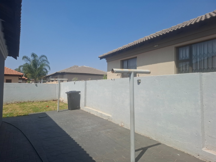 To Let 3 Bedroom Property for Rent in Amandasig Gauteng