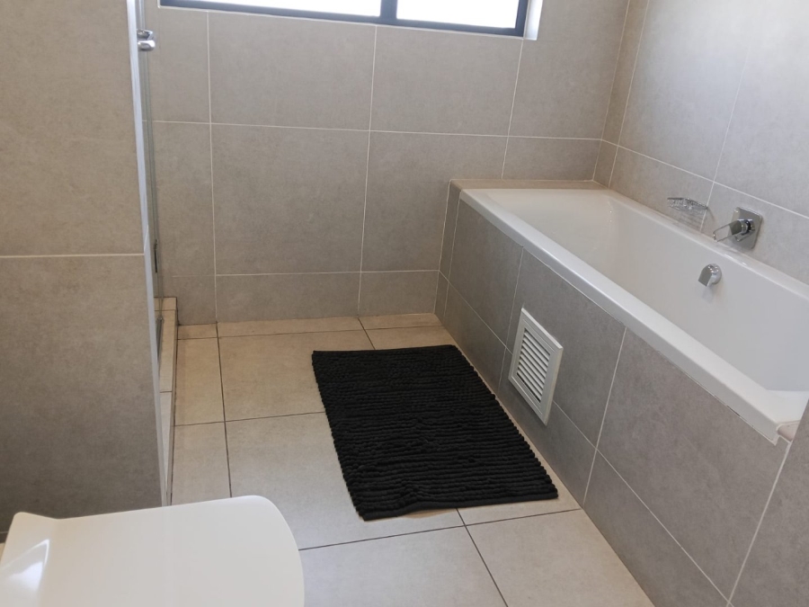To Let 3 Bedroom Property for Rent in Greenstone Gate Gauteng
