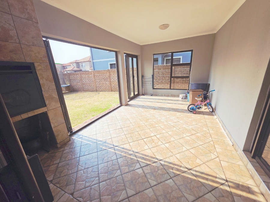 3 Bedroom Property for Sale in Parkrand Gauteng