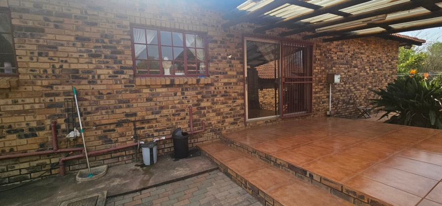 4 Bedroom Property for Sale in Rynoue Gauteng