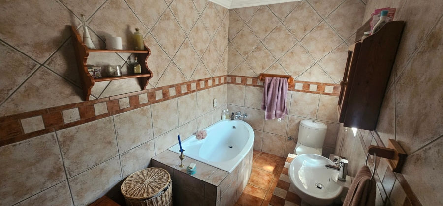 4 Bedroom Property for Sale in Rynoue Gauteng