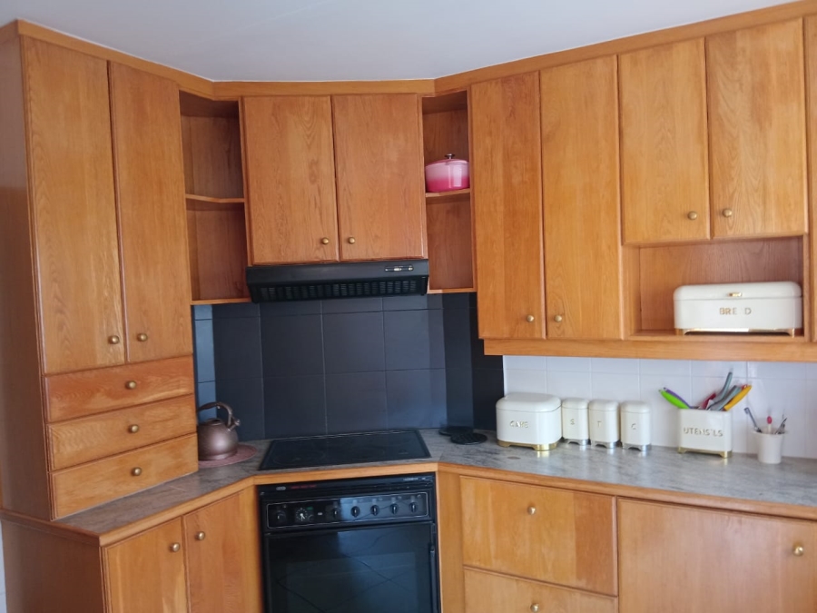 To Let 3 Bedroom Property for Rent in Oakdene Gauteng