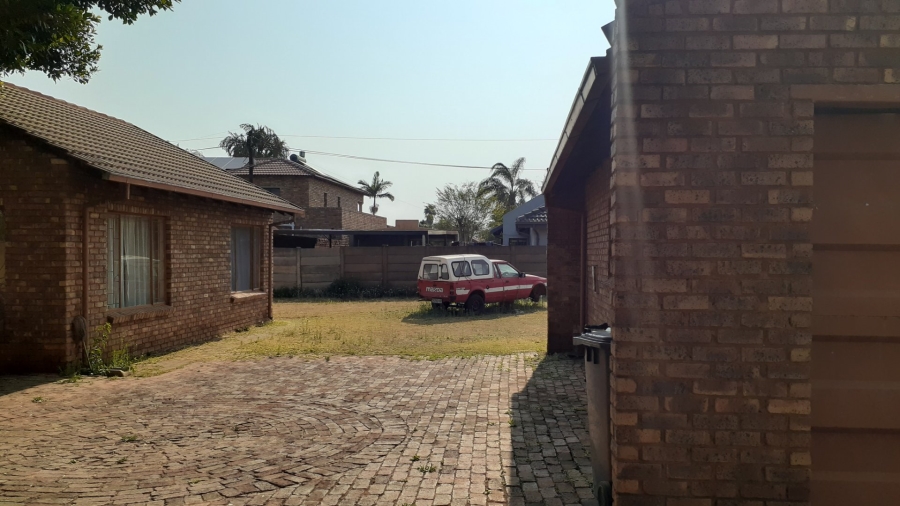 2 Bedroom Property for Sale in The Orchards Gauteng