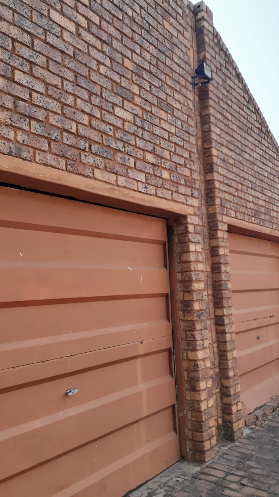 2 Bedroom Property for Sale in The Orchards Gauteng