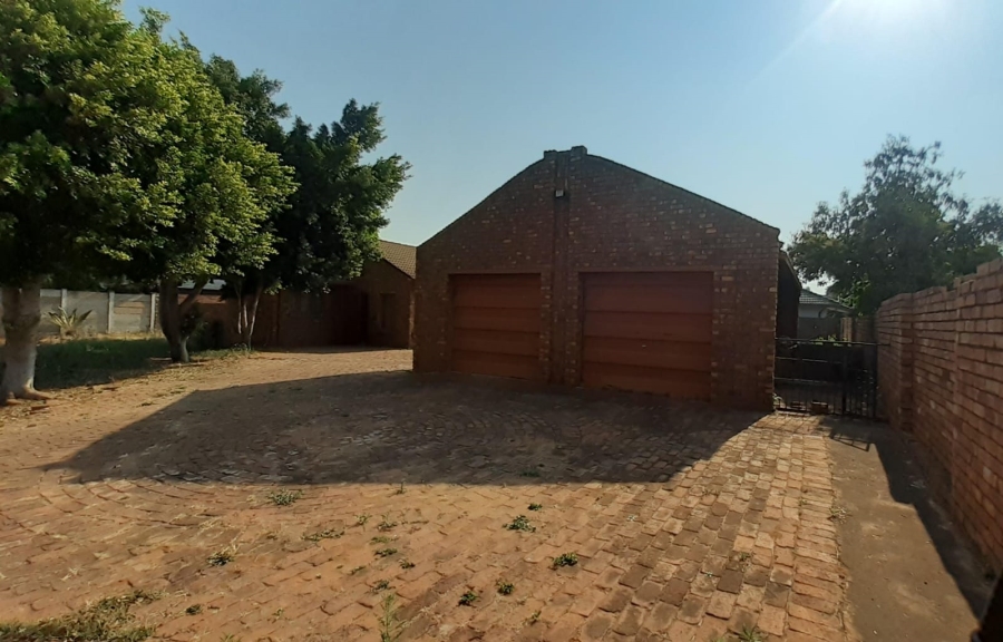 2 Bedroom Property for Sale in The Orchards Gauteng