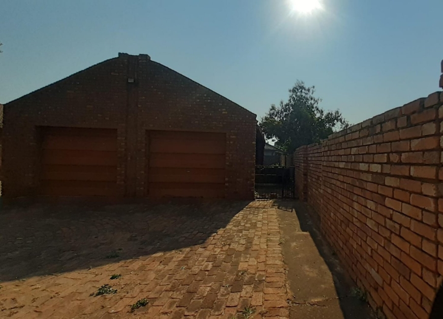 2 Bedroom Property for Sale in The Orchards Gauteng
