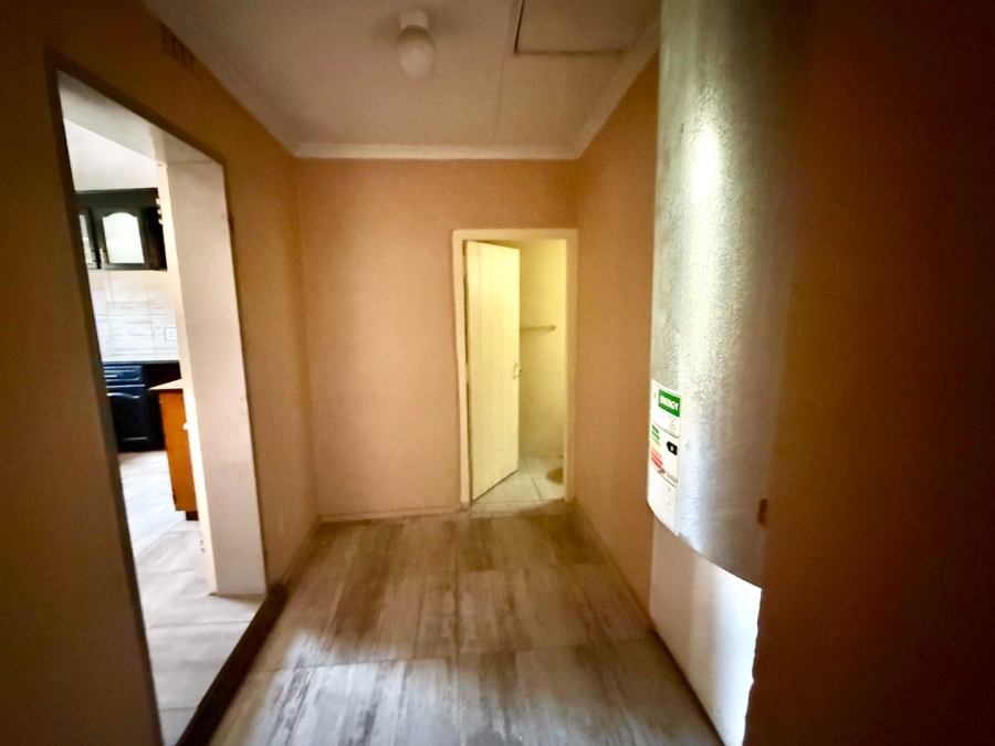 5 Bedroom Property for Sale in The Hill Gauteng