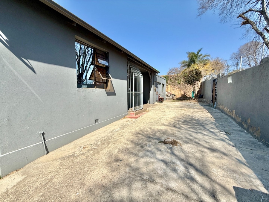 5 Bedroom Property for Sale in The Hill Gauteng