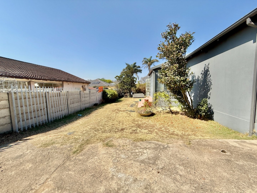 5 Bedroom Property for Sale in The Hill Gauteng