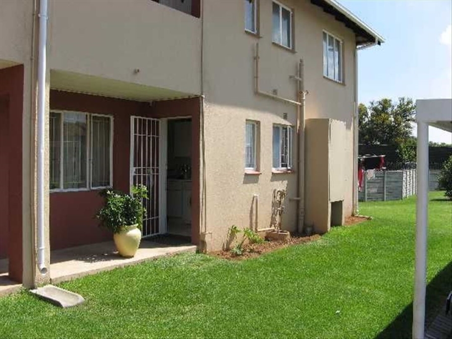 2 Bedroom Property for Sale in Glen Marais Gauteng