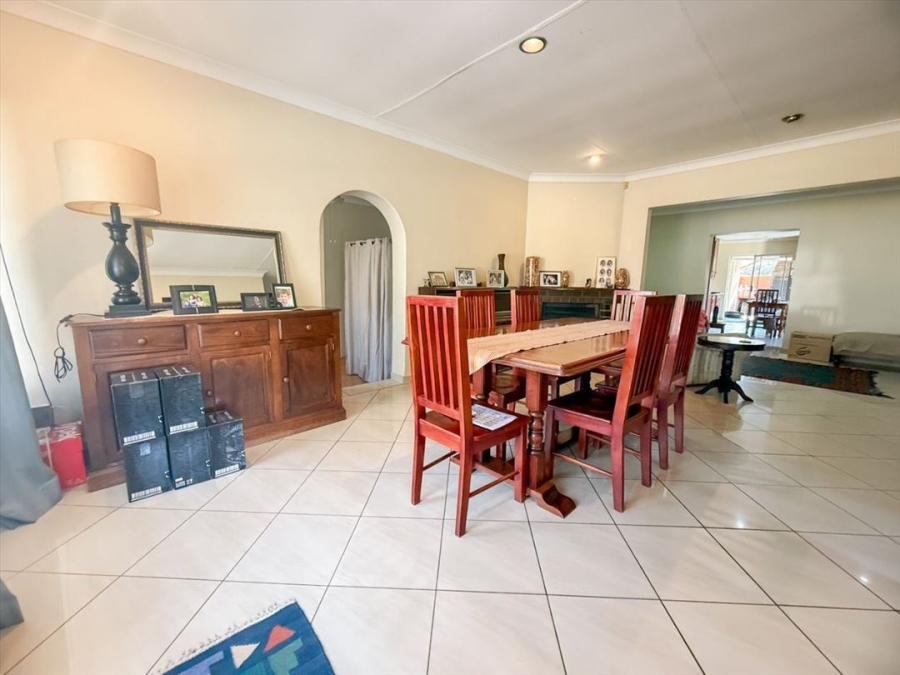 5 Bedroom Property for Sale in Farrarmere Gauteng