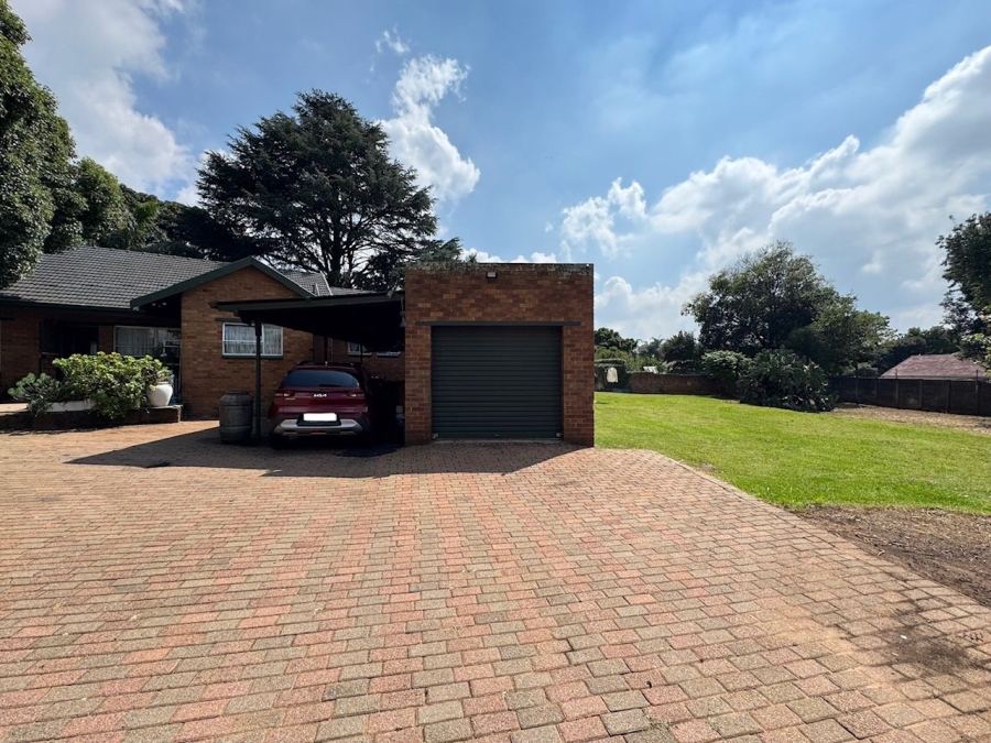 5 Bedroom Property for Sale in Birchleigh Gauteng