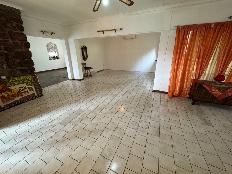 5 Bedroom Property for Sale in Birchleigh Gauteng