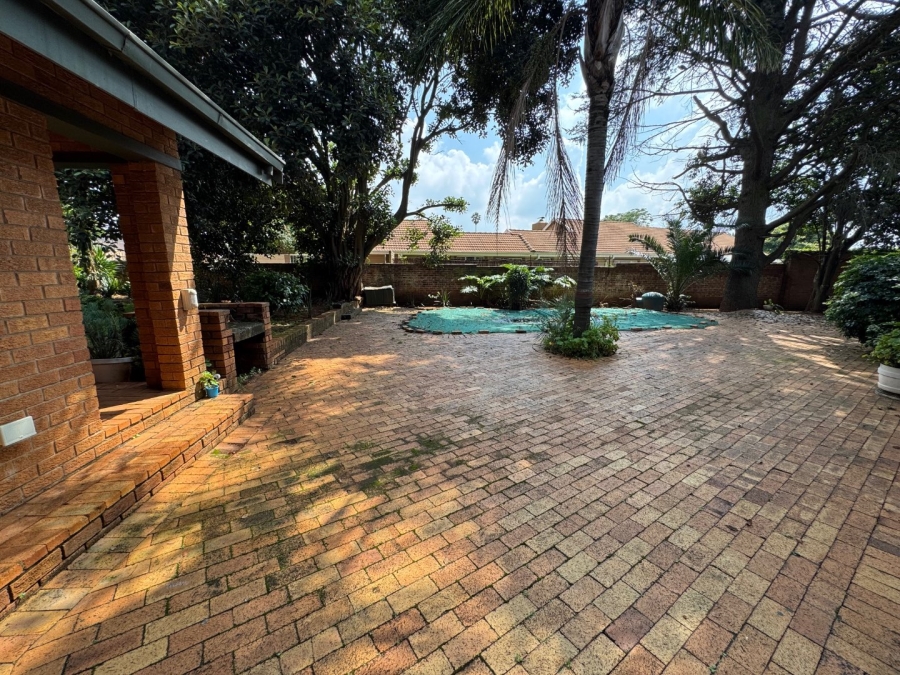 5 Bedroom Property for Sale in Birchleigh Gauteng
