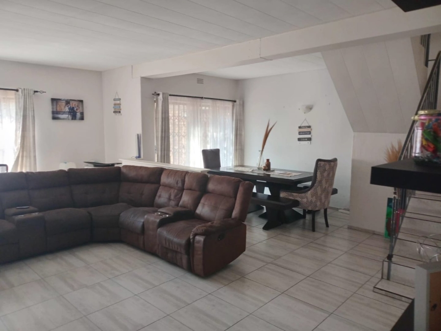 3 Bedroom Property for Sale in Meredale Gauteng