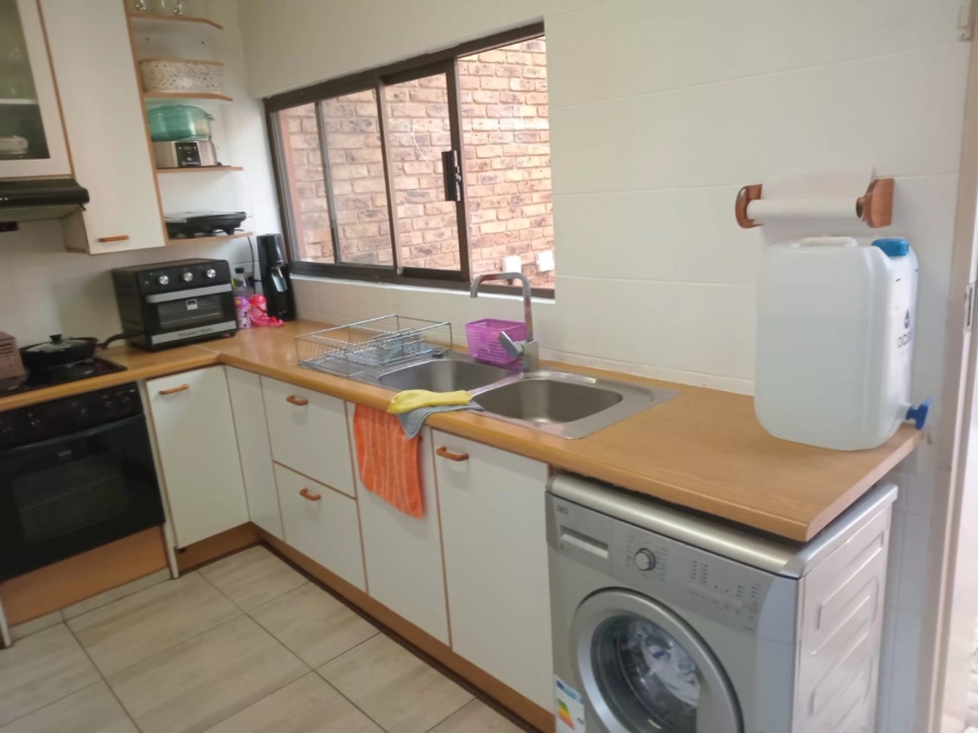 3 Bedroom Property for Sale in Meredale Gauteng