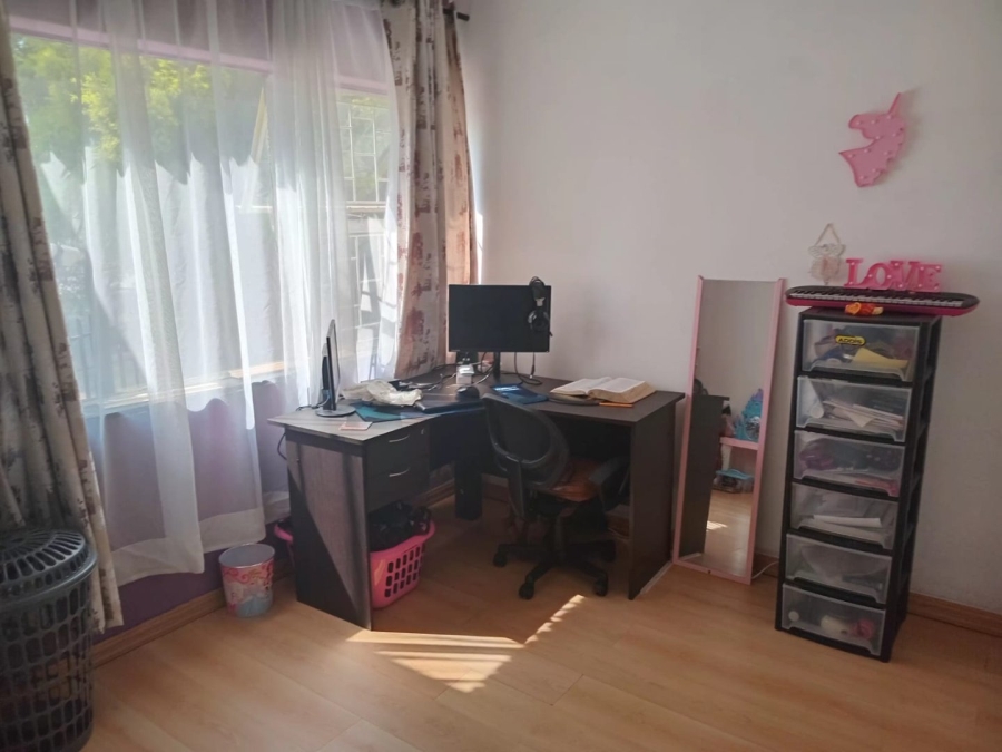 3 Bedroom Property for Sale in Meredale Gauteng