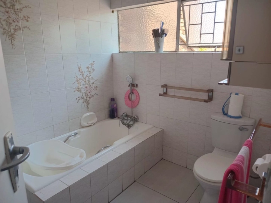 3 Bedroom Property for Sale in Meredale Gauteng