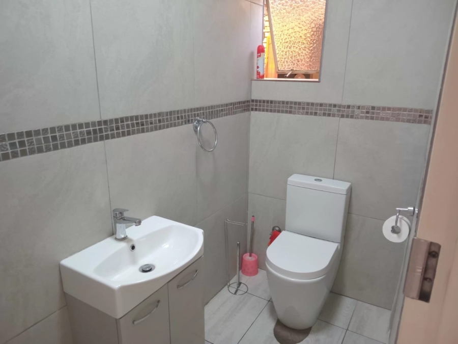 3 Bedroom Property for Sale in Meredale Gauteng