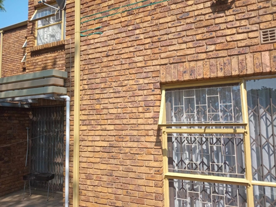 3 Bedroom Property for Sale in Meredale Gauteng