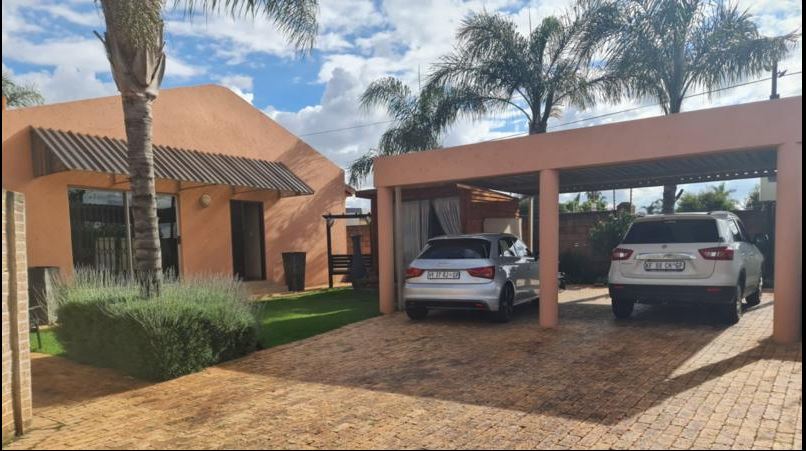 5 Bedroom Property for Sale in Glen Marais Gauteng