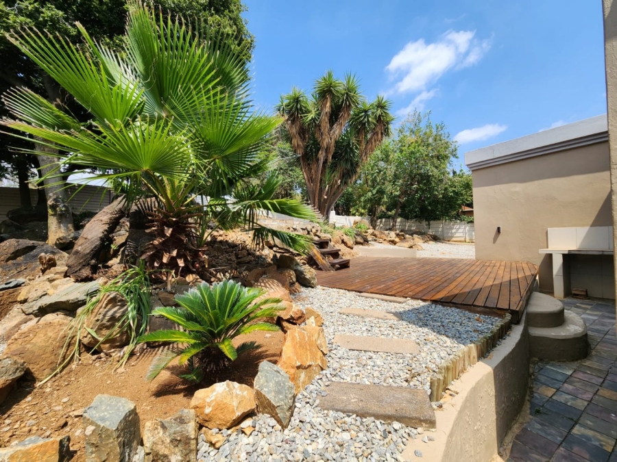 5 Bedroom Property for Sale in Glenvista Gauteng