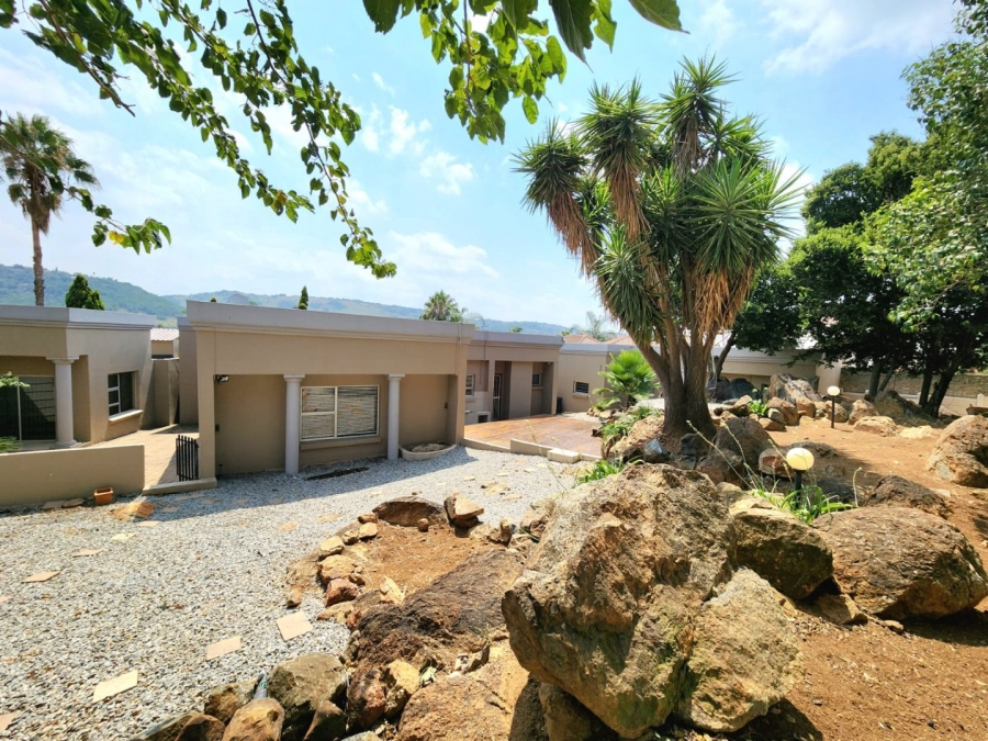 5 Bedroom Property for Sale in Glenvista Gauteng