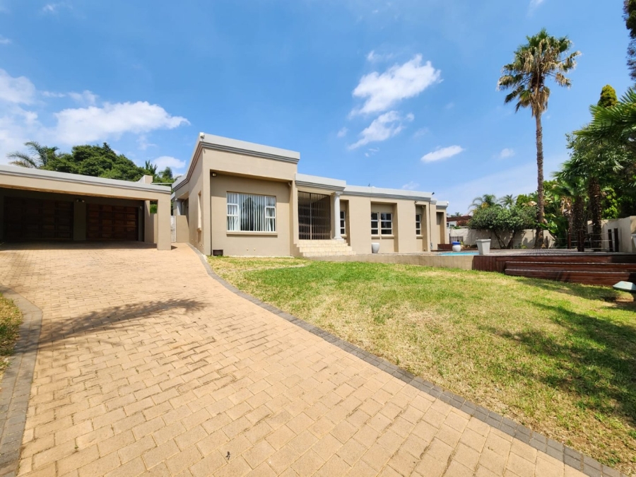 5 Bedroom Property for Sale in Glenvista Gauteng