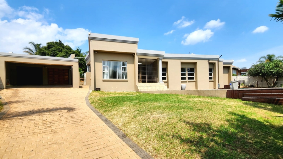 5 Bedroom Property for Sale in Glenvista Gauteng