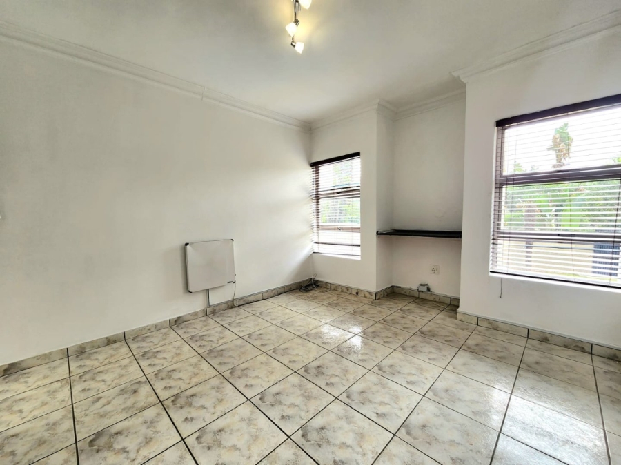 5 Bedroom Property for Sale in Glenvista Gauteng