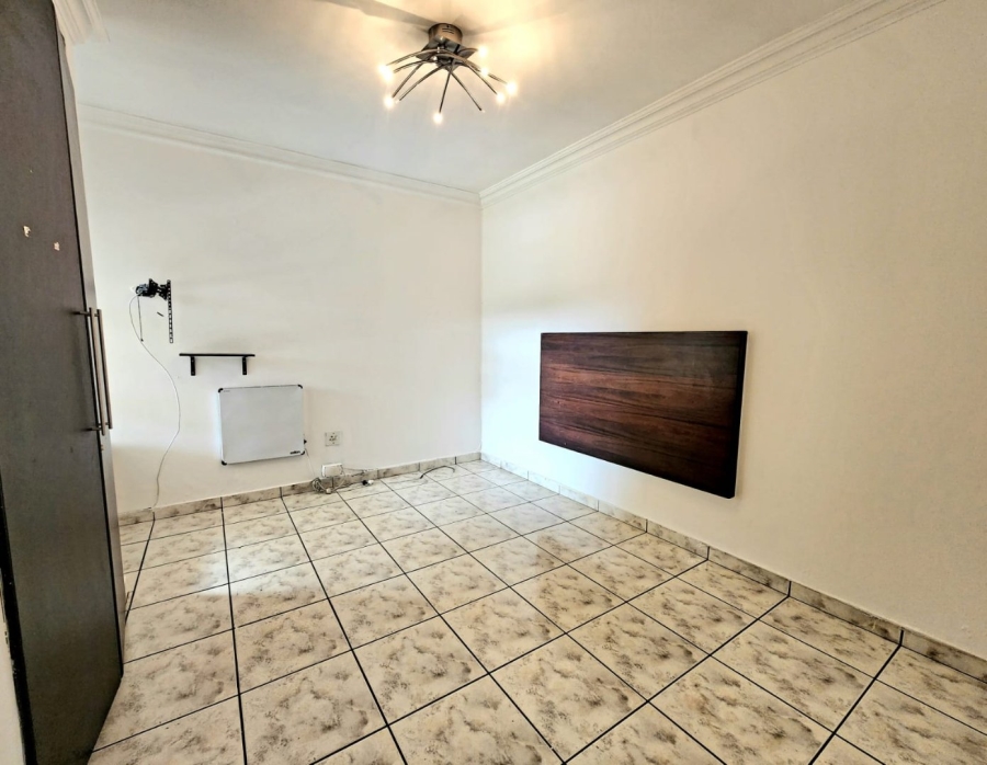5 Bedroom Property for Sale in Glenvista Gauteng