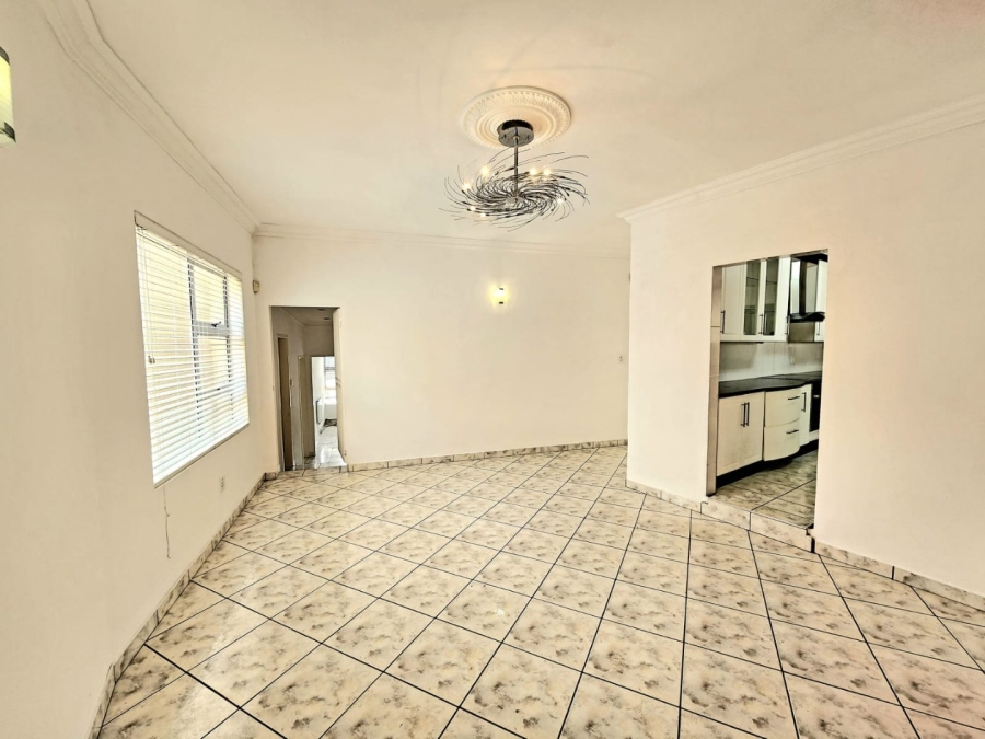 5 Bedroom Property for Sale in Glenvista Gauteng
