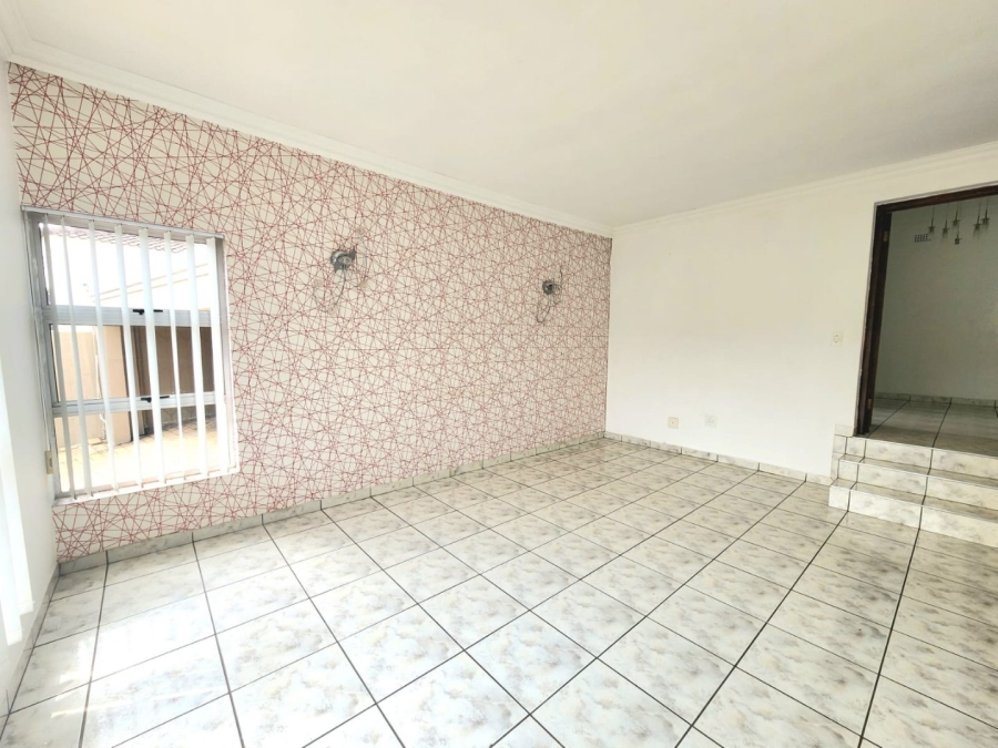 5 Bedroom Property for Sale in Glenvista Gauteng