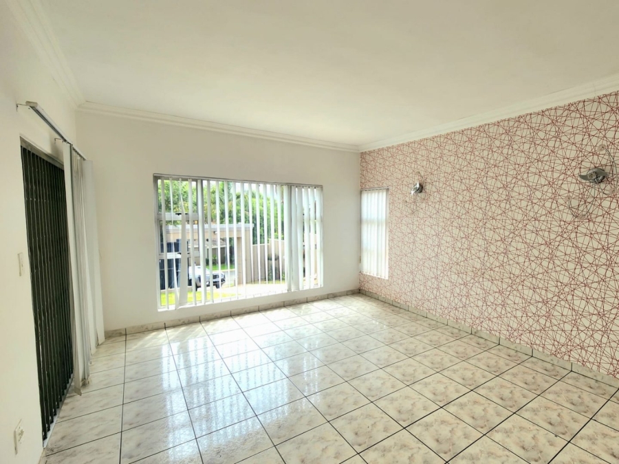 5 Bedroom Property for Sale in Glenvista Gauteng