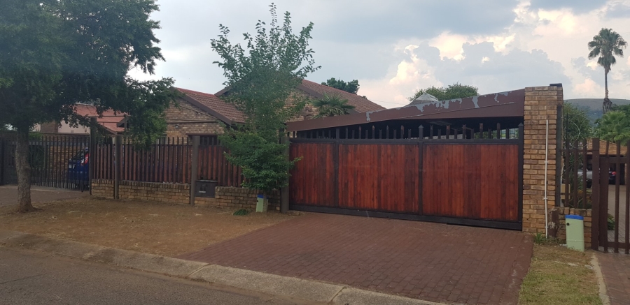 3 Bedroom Property for Sale in Booysens Gauteng