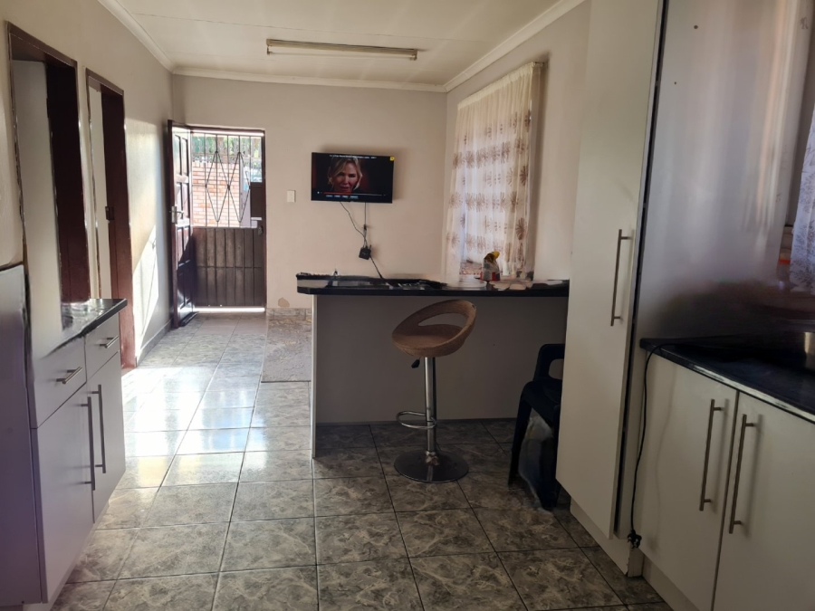 To Let  Bedroom Property for Rent in Lenasia Ext 2 Gauteng