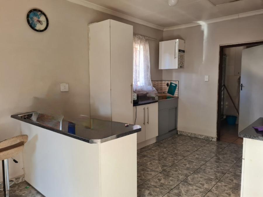 To Let  Bedroom Property for Rent in Lenasia Ext 2 Gauteng