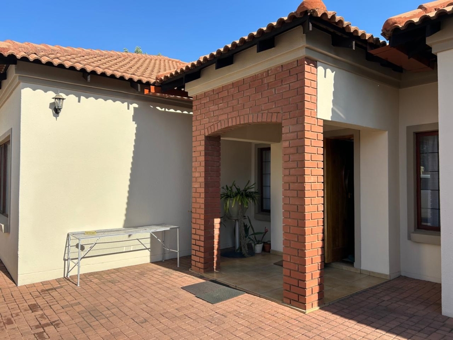 4 Bedroom Property for Sale in Midstream Estate Gauteng
