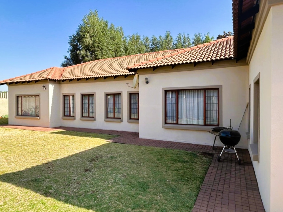 4 Bedroom Property for Sale in Midstream Estate Gauteng