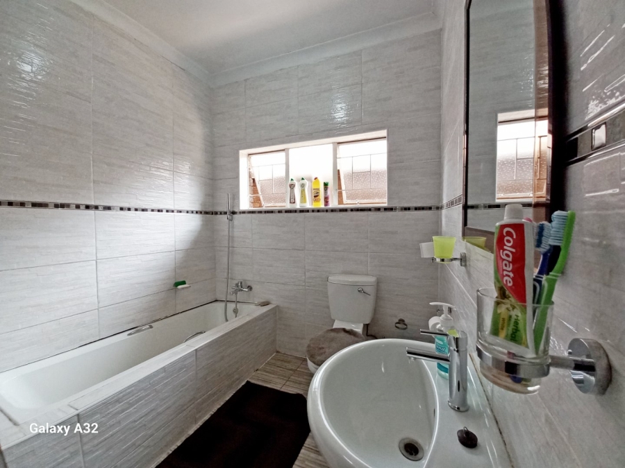 3 Bedroom Property for Sale in Olifantsfontein Gauteng
