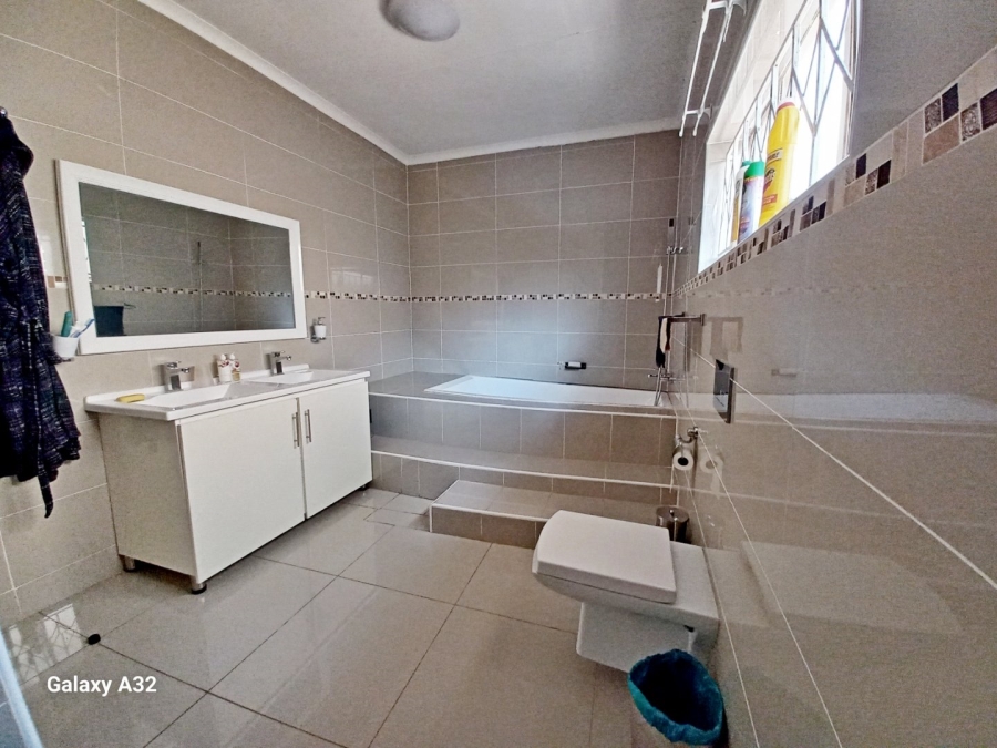 3 Bedroom Property for Sale in Olifantsfontein Gauteng