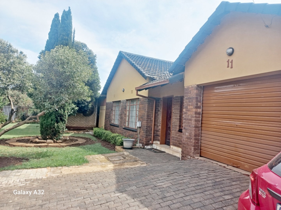 3 Bedroom Property for Sale in Olifantsfontein Gauteng