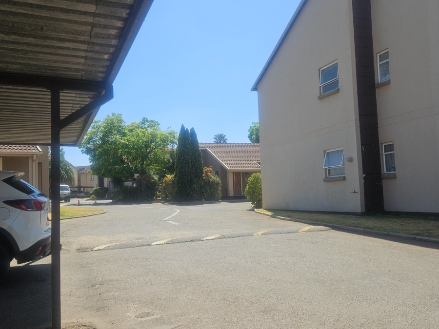 To Let 2 Bedroom Property for Rent in Brentwood Park AH Gauteng