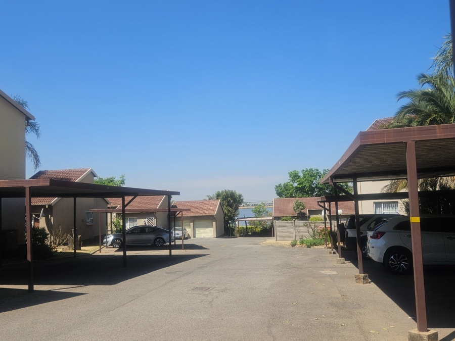 To Let 2 Bedroom Property for Rent in Brentwood Park AH Gauteng