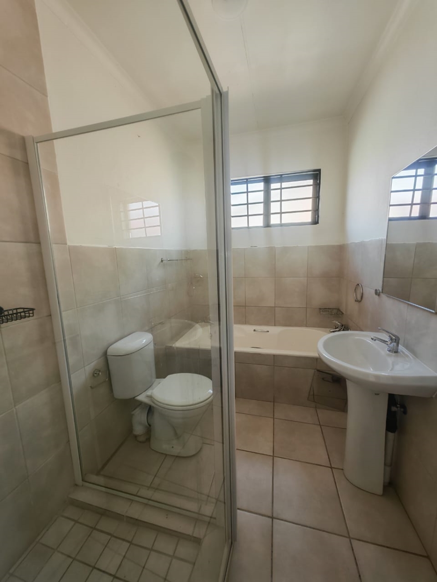 3 Bedroom Property for Sale in Brentwood Park AH Gauteng