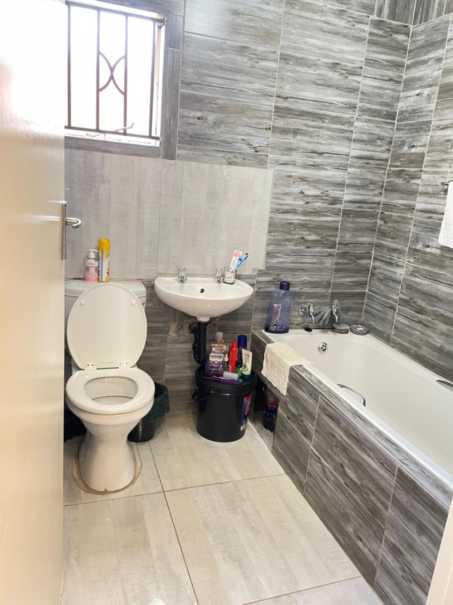 2 Bedroom Property for Sale in Savanna City Gauteng