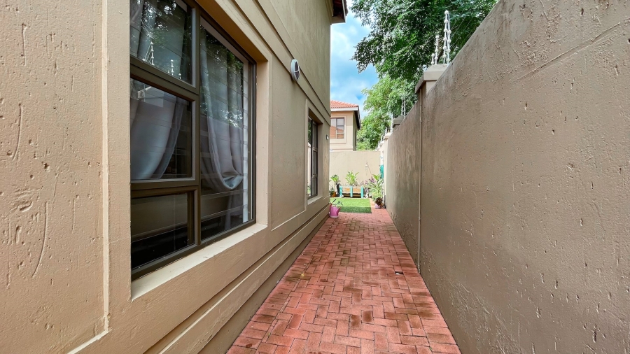 3 Bedroom Property for Sale in Edenvale Central Gauteng