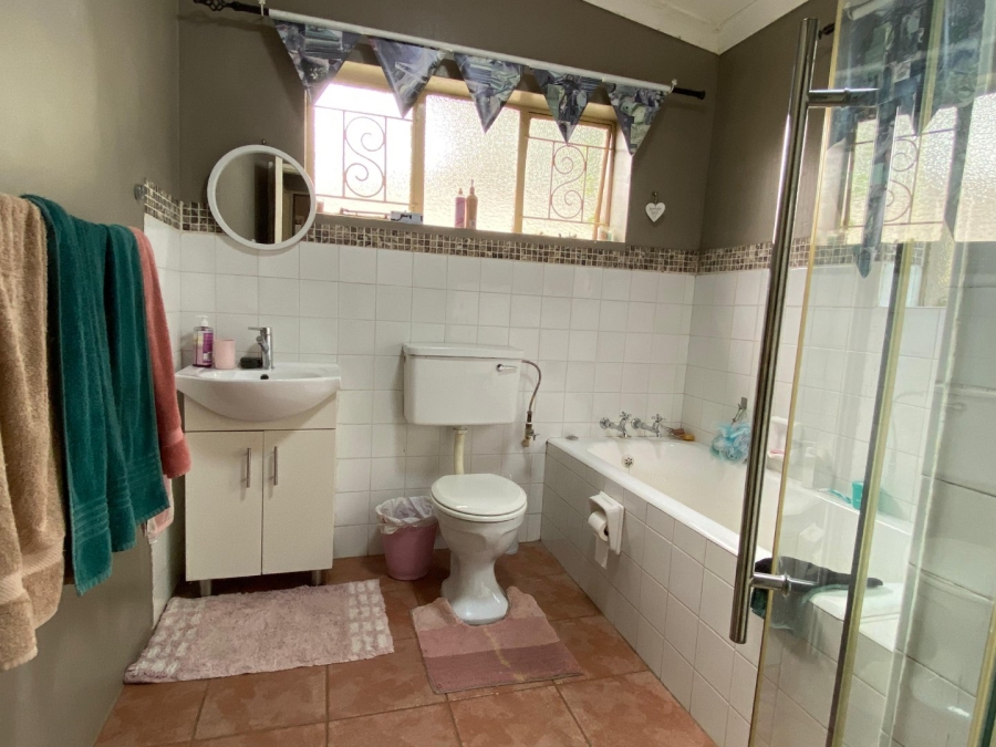 4 Bedroom Property for Sale in Kenmare Gauteng